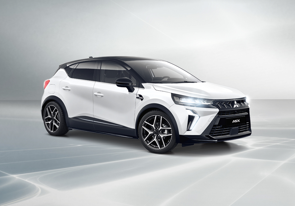 Mitsubishi ASX in Weiß-Schwarz-Zweifarblackierung mit Body-Kit in seitlicher Studioaufnahme 